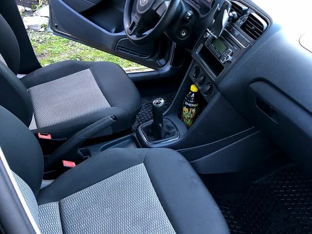 Серый Фольксваген Поло, объемом двигателя 1.6 л и пробегом 165 тыс. км за 7000 $, фото 6 на Automoto.ua