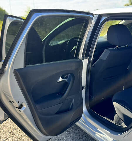 Сірий Фольксваген Поло, об'ємом двигуна 1.6 л та пробігом 215 тис. км за 6800 $, фото 5 на Automoto.ua