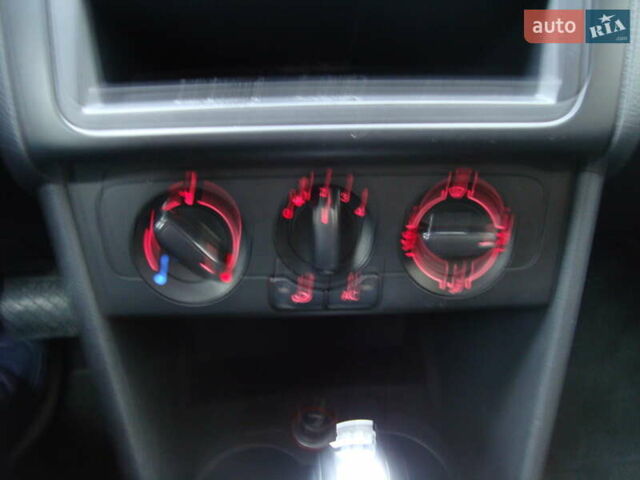 Серый Фольксваген Поло, объемом двигателя 1.39 л и пробегом 150 тыс. км за 7499 $, фото 12 на Automoto.ua