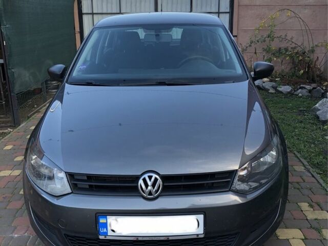 Серый Фольксваген Поло, объемом двигателя 1.6 л и пробегом 165 тыс. км за 7000 $, фото 1 на Automoto.ua