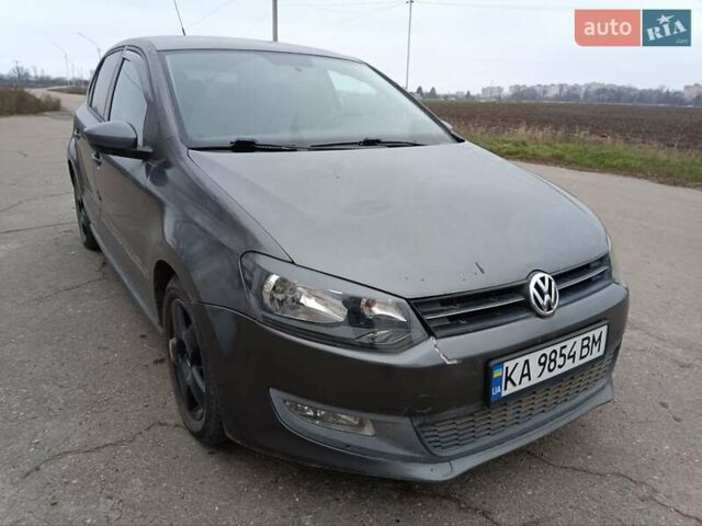 Серый Фольксваген Поло, объемом двигателя 1.2 л и пробегом 192 тыс. км за 3800 $, фото 5 на Automoto.ua