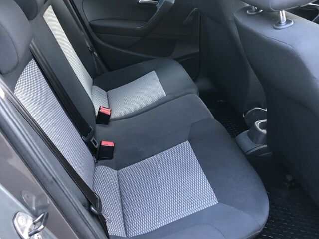 Серый Фольксваген Поло, объемом двигателя 1.6 л и пробегом 165 тыс. км за 7000 $, фото 5 на Automoto.ua