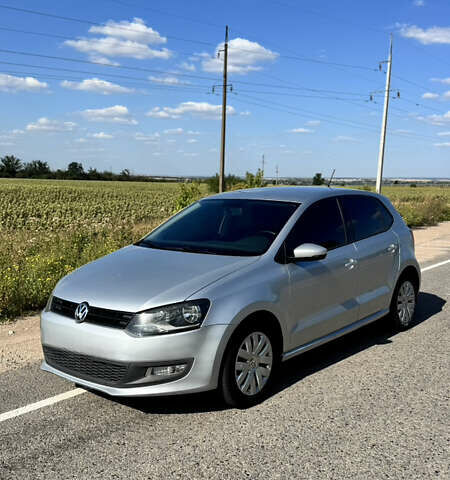 Сірий Фольксваген Поло, об'ємом двигуна 1.6 л та пробігом 215 тис. км за 6800 $, фото 1 на Automoto.ua