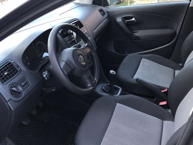 Серый Фольксваген Поло, объемом двигателя 1.6 л и пробегом 165 тыс. км за 7000 $, фото 7 на Automoto.ua