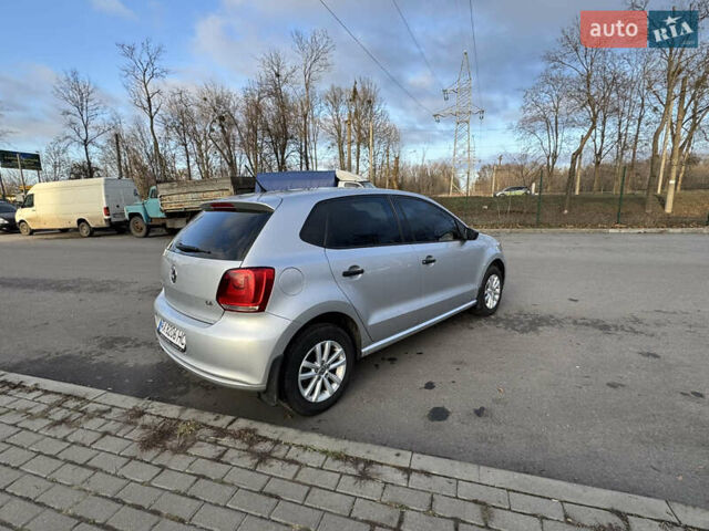 Серый Фольксваген Поло, объемом двигателя 1.39 л и пробегом 243 тыс. км за 6500 $, фото 4 на Automoto.ua