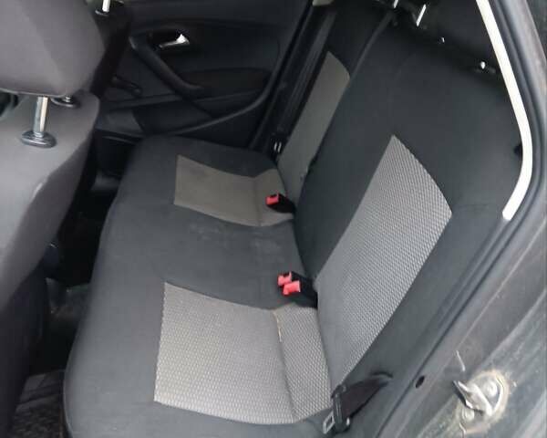 Серый Фольксваген Поло, объемом двигателя 1.2 л и пробегом 192 тыс. км за 3800 $, фото 11 на Automoto.ua