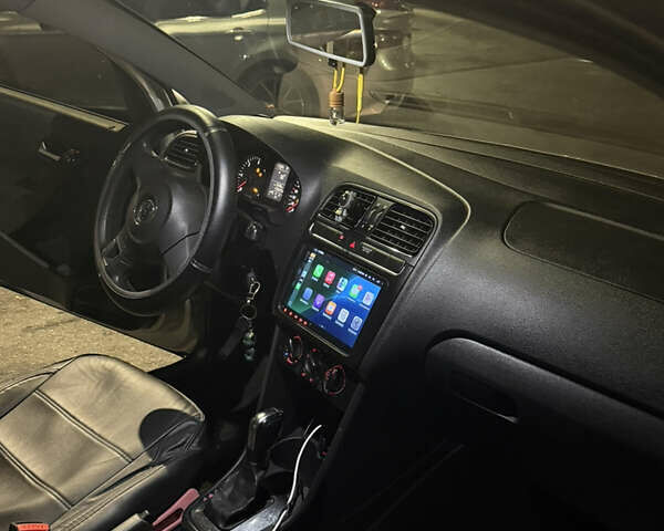 Сірий Фольксваген Поло, об'ємом двигуна 1.6 л та пробігом 235 тис. км за 6950 $, фото 7 на Automoto.ua