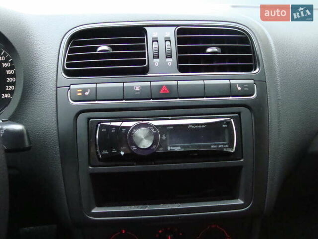 Серый Фольксваген Поло, объемом двигателя 1.39 л и пробегом 150 тыс. км за 7499 $, фото 13 на Automoto.ua