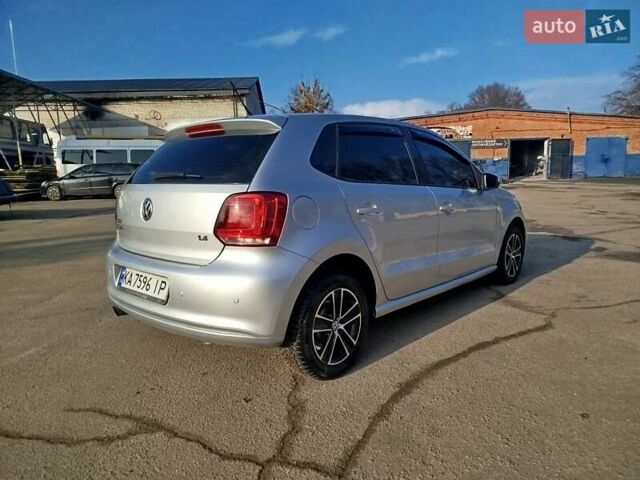 Серый Фольксваген Поло, объемом двигателя 1.39 л и пробегом 195 тыс. км за 5900 $, фото 3 на Automoto.ua