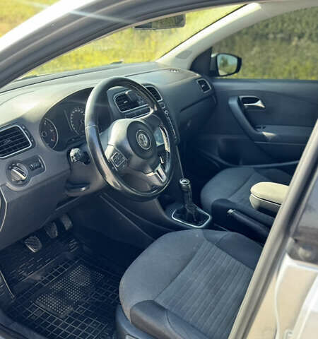 Сірий Фольксваген Поло, об'ємом двигуна 1.6 л та пробігом 296 тис. км за 7800 $, фото 12 на Automoto.ua