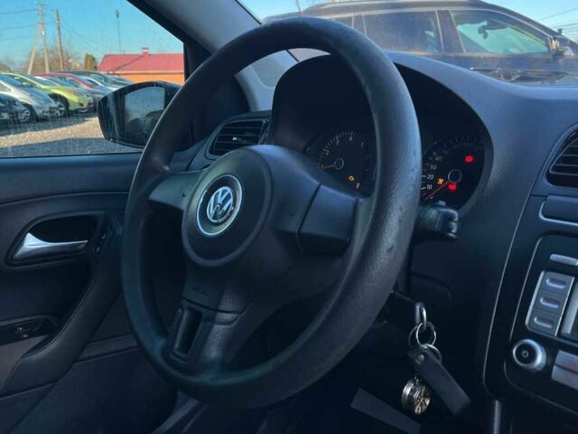 Сірий Фольксваген Поло, об'ємом двигуна 1.2 л та пробігом 175 тис. км за 6800 $, фото 13 на Automoto.ua