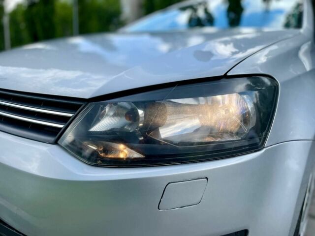 Серый Фольксваген Поло, объемом двигателя 1.2 л и пробегом 238 тыс. км за 5000 $, фото 23 на Automoto.ua