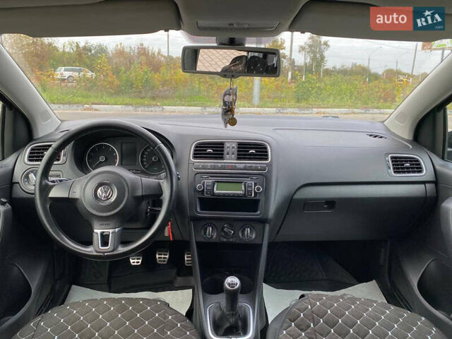 Сірий Фольксваген Поло, об'ємом двигуна 1.2 л та пробігом 250 тис. км за 6300 $, фото 12 на Automoto.ua