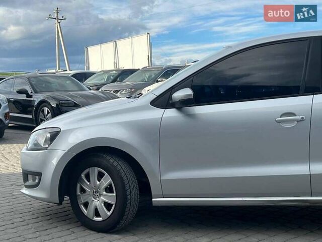 Серый Фольксваген Поло, объемом двигателя 1.4 л и пробегом 195 тыс. км за 6490 $, фото 3 на Automoto.ua
