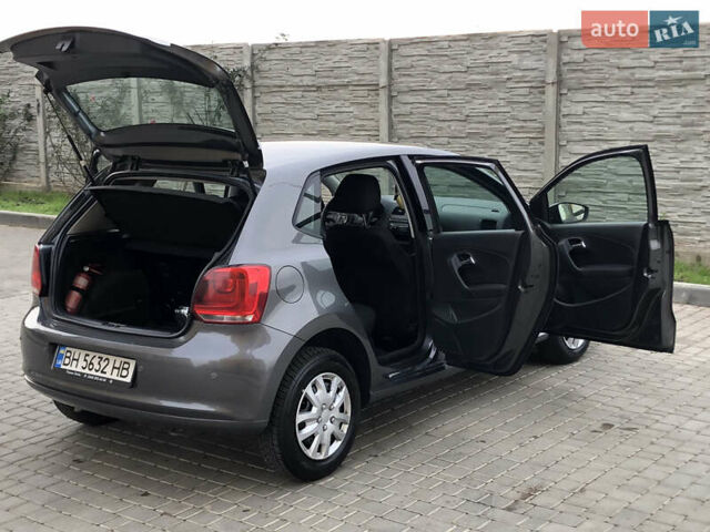 Серый Фольксваген Поло, объемом двигателя 1.39 л и пробегом 146 тыс. км за 7999 $, фото 17 на Automoto.ua