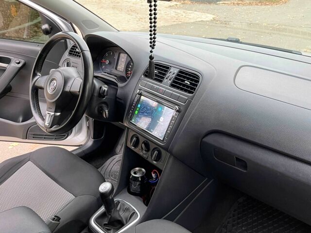 Серый Фольксваген Поло, объемом двигателя 1.2 л и пробегом 152 тыс. км за 5700 $, фото 14 на Automoto.ua