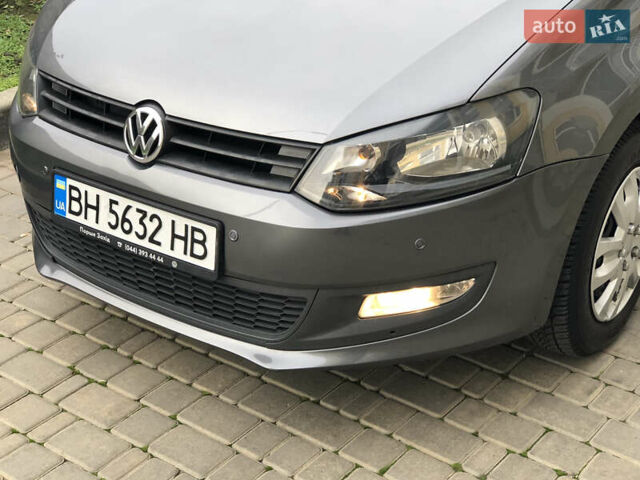Серый Фольксваген Поло, объемом двигателя 1.39 л и пробегом 146 тыс. км за 7999 $, фото 4 на Automoto.ua