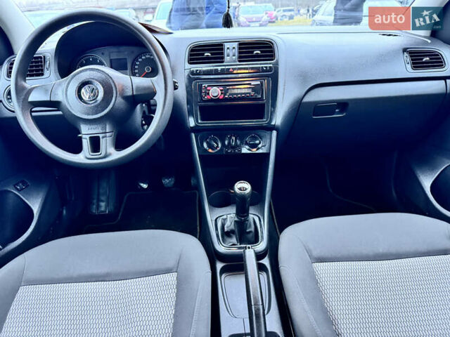 Сірий Фольксваген Поло, об'ємом двигуна 1.6 л та пробігом 165 тис. км за 6550 $, фото 6 на Automoto.ua