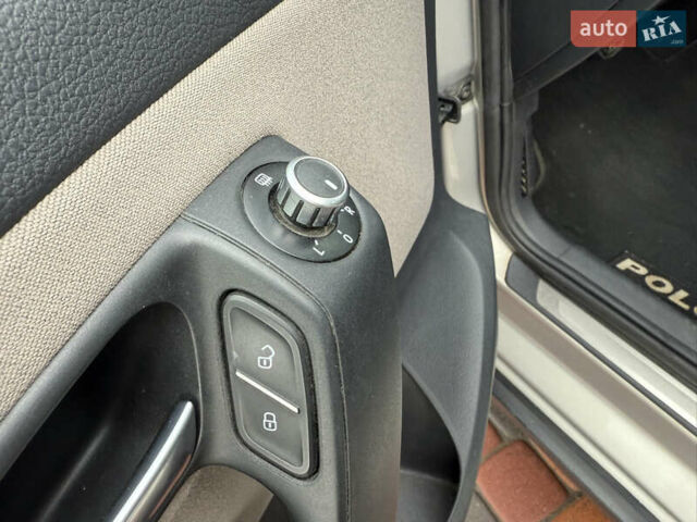 Сірий Фольксваген Поло, об'ємом двигуна 1.6 л та пробігом 209 тис. км за 6999 $, фото 30 на Automoto.ua