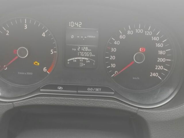 Сірий Фольксваген Поло, об'ємом двигуна 1.2 л та пробігом 175 тис. км за 6700 $, фото 12 на Automoto.ua