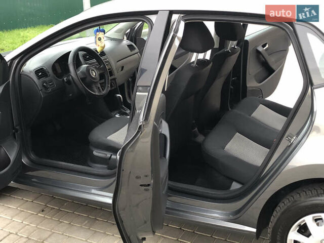 Серый Фольксваген Поло, объемом двигателя 1.39 л и пробегом 146 тыс. км за 7999 $, фото 34 на Automoto.ua