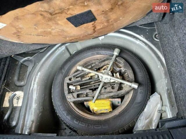 Сірий Фольксваген Поло, об'ємом двигуна 1.2 л та пробігом 184 тис. км за 7500 $, фото 50 на Automoto.ua