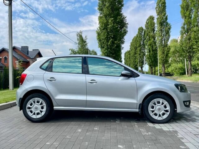 Серый Фольксваген Поло, объемом двигателя 1.2 л и пробегом 238 тыс. км за 5000 $, фото 5 на Automoto.ua