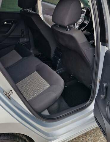 Серый Фольксваген Поло, объемом двигателя 1.2 л и пробегом 210 тыс. км за 6299 $, фото 10 на Automoto.ua