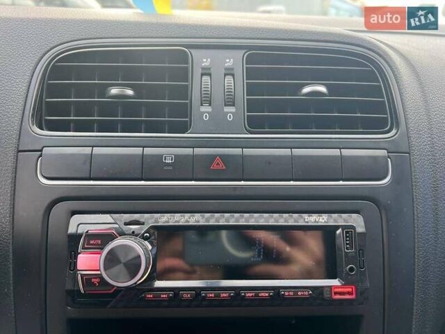 Серый Фольксваген Поло, объемом двигателя 1.4 л и пробегом 195 тыс. км за 6490 $, фото 24 на Automoto.ua