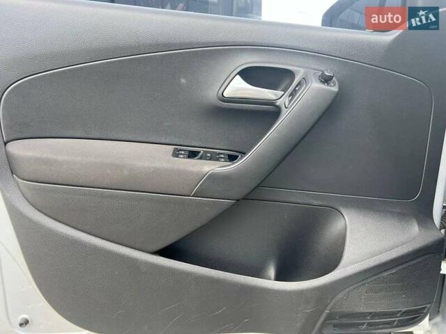 Серый Фольксваген Поло, объемом двигателя 1.4 л и пробегом 195 тыс. км за 6490 $, фото 14 на Automoto.ua