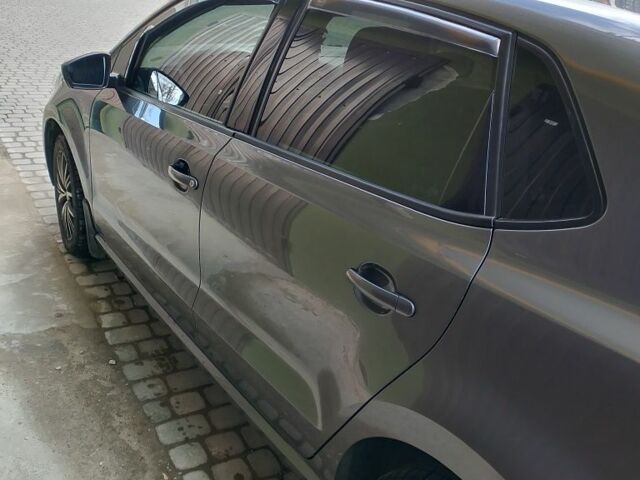 Сірий Фольксваген Поло, об'ємом двигуна 1.2 л та пробігом 175 тис. км за 6700 $, фото 2 на Automoto.ua