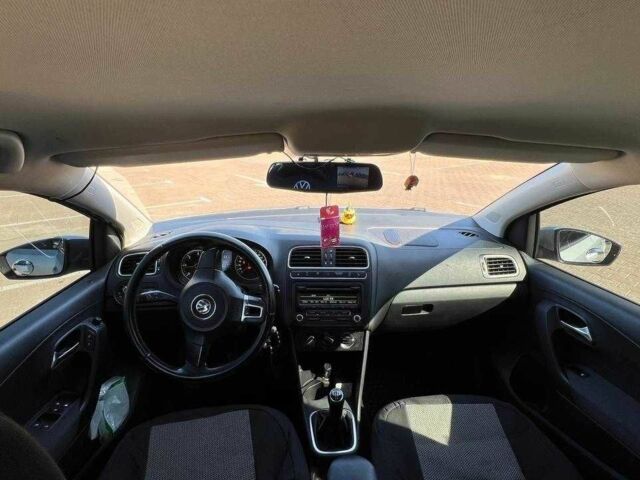 Серый Фольксваген Поло, объемом двигателя 1.2 л и пробегом 202 тыс. км за 5700 $, фото 1 на Automoto.ua