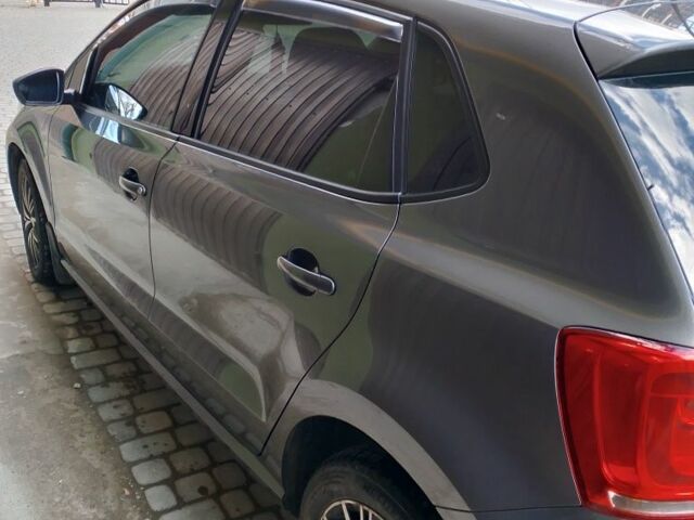 Сірий Фольксваген Поло, об'ємом двигуна 1.2 л та пробігом 175 тис. км за 6700 $, фото 5 на Automoto.ua