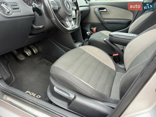 Сірий Фольксваген Поло, об'ємом двигуна 1.6 л та пробігом 209 тис. км за 6999 $, фото 41 на Automoto.ua