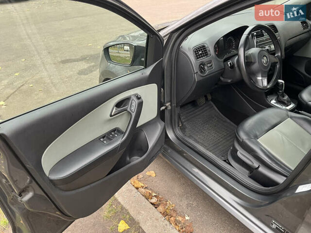 Сірий Фольксваген Поло, об'ємом двигуна 1.39 л та пробігом 185 тис. км за 7600 $, фото 5 на Automoto.ua