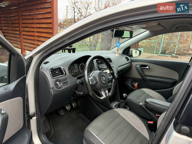 Сірий Фольксваген Поло, об'ємом двигуна 1.6 л та пробігом 209 тис. км за 6999 $, фото 39 на Automoto.ua