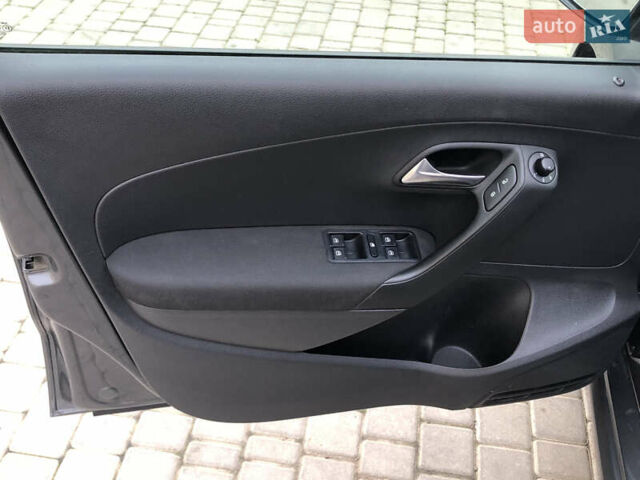 Серый Фольксваген Поло, объемом двигателя 1.39 л и пробегом 146 тыс. км за 7999 $, фото 39 на Automoto.ua