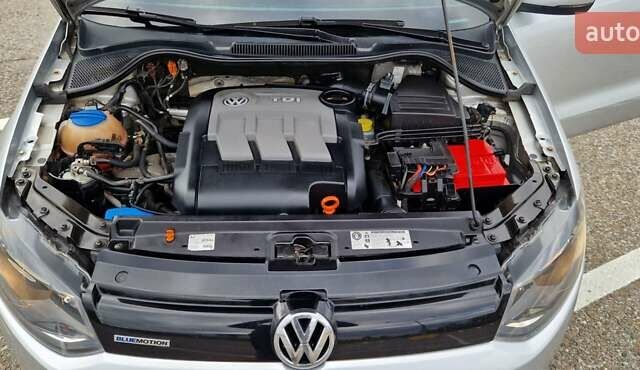 Серый Фольксваген Поло, объемом двигателя 1.2 л и пробегом 210 тыс. км за 6299 $, фото 18 на Automoto.ua
