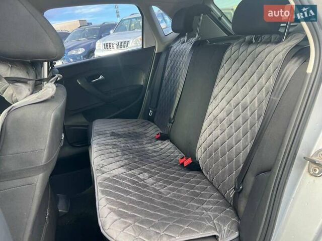 Серый Фольксваген Поло, объемом двигателя 1.4 л и пробегом 195 тыс. км за 6490 $, фото 31 на Automoto.ua