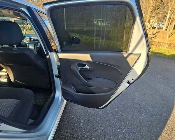 Серый Фольксваген Поло, объемом двигателя 1.2 л и пробегом 207 тыс. км за 6250 $, фото 13 на Automoto.ua