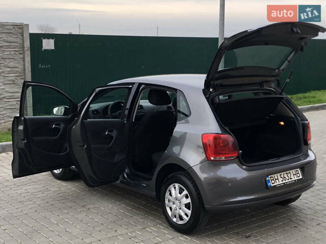 Серый Фольксваген Поло, объемом двигателя 1.39 л и пробегом 146 тыс. км за 7999 $, фото 18 на Automoto.ua