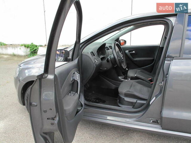 Сірий Фольксваген Поло, об'ємом двигуна 1.2 л та пробігом 227 тис. км за 5400 $, фото 8 на Automoto.ua