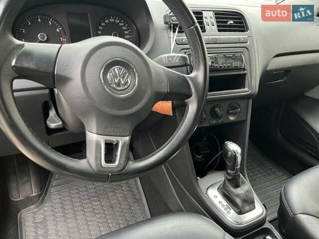 Сірий Фольксваген Поло, об'ємом двигуна 1.39 л та пробігом 185 тис. км за 7600 $, фото 6 на Automoto.ua
