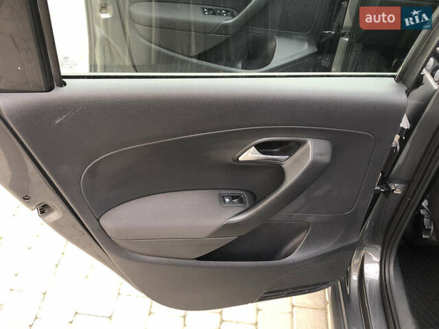 Серый Фольксваген Поло, объемом двигателя 1.39 л и пробегом 146 тыс. км за 7999 $, фото 35 на Automoto.ua