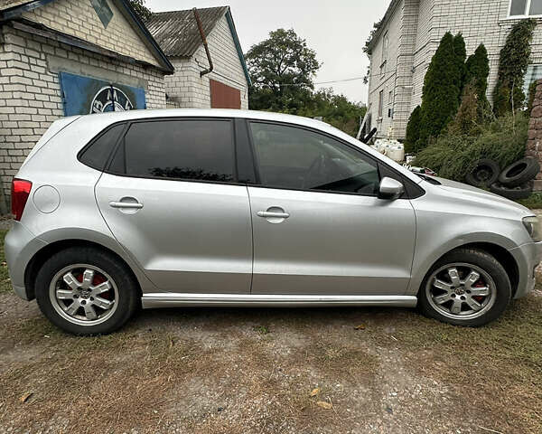 Сірий Фольксваген Поло, об'ємом двигуна 1.2 л та пробігом 255 тис. км за 5600 $, фото 3 на Automoto.ua