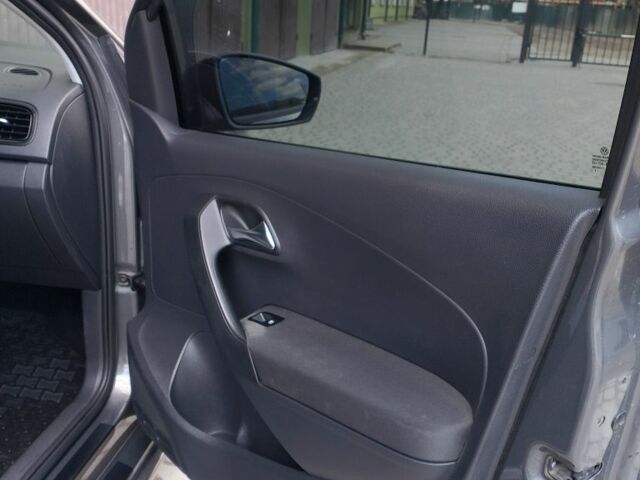 Сірий Фольксваген Поло, об'ємом двигуна 1.2 л та пробігом 175 тис. км за 6700 $, фото 11 на Automoto.ua