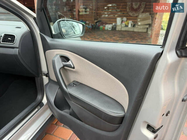 Сірий Фольксваген Поло, об'ємом двигуна 1.6 л та пробігом 209 тис. км за 6999 $, фото 52 на Automoto.ua