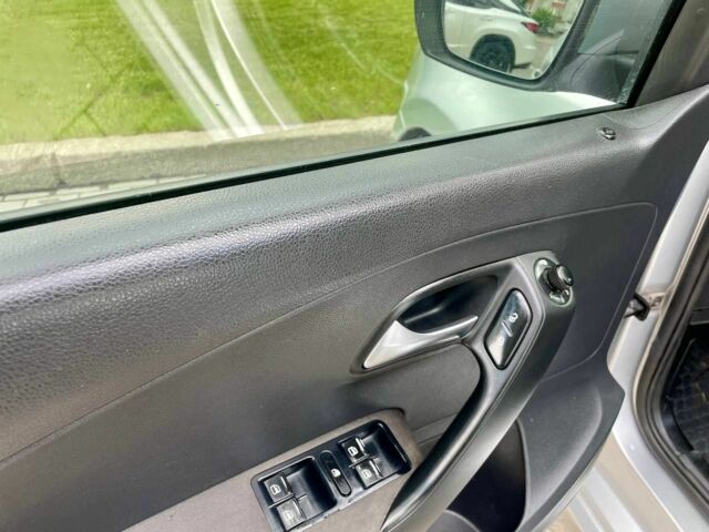 Серый Фольксваген Поло, объемом двигателя 1.2 л и пробегом 238 тыс. км за 5000 $, фото 13 на Automoto.ua