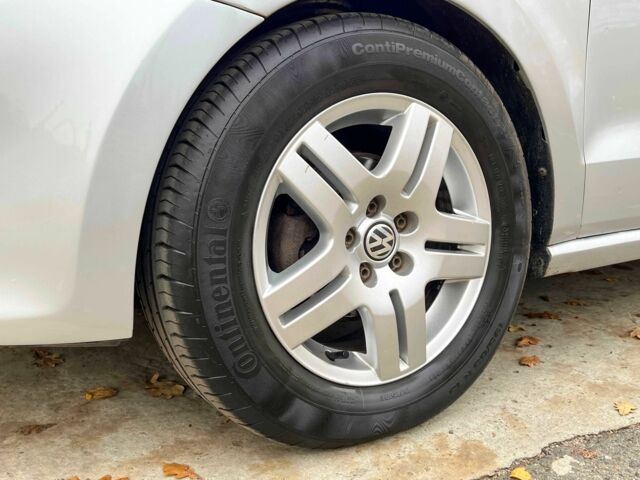 Серый Фольксваген Поло, объемом двигателя 1.2 л и пробегом 152 тыс. км за 5700 $, фото 9 на Automoto.ua