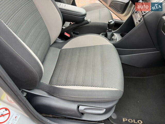 Сірий Фольксваген Поло, об'ємом двигуна 1.6 л та пробігом 209 тис. км за 6999 $, фото 55 на Automoto.ua